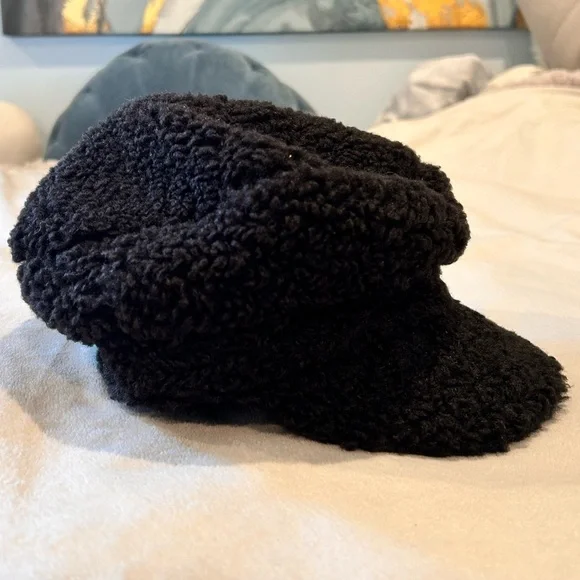 Free People Black Fuzzy Newsboy Cap - Picture 1 of 4